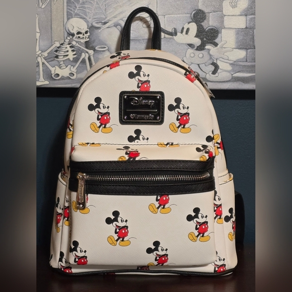 Loungefly Disney Mickey Mouse Backpack main image 9